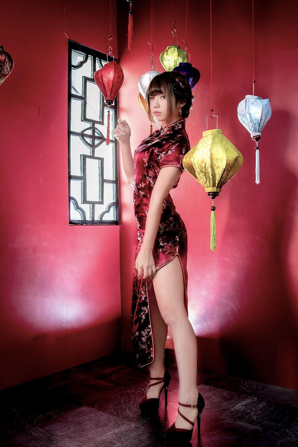 Chinese Girl Photo - Red Chi-Pao - 23.jpg