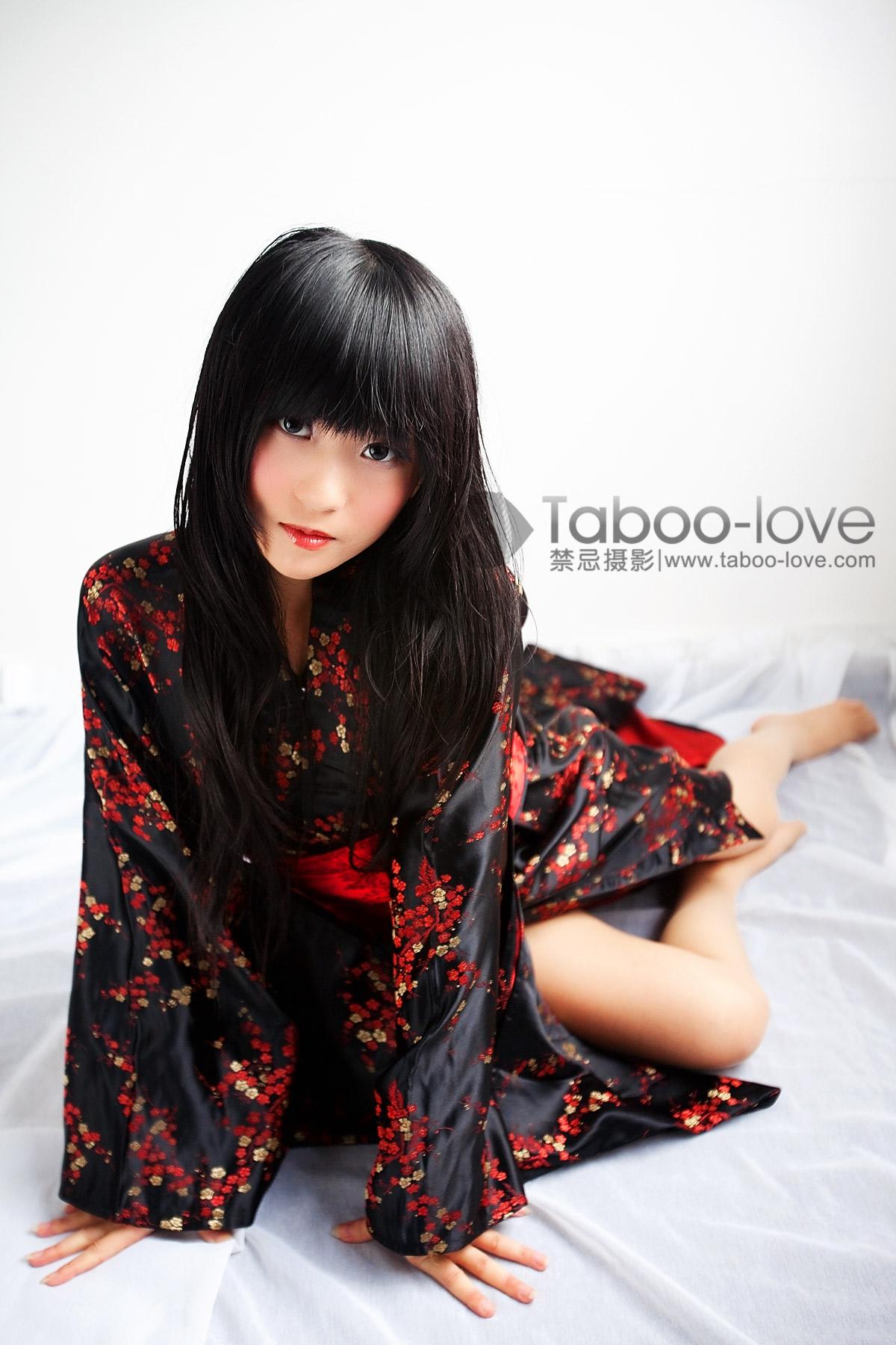Taboo-love No.009 阳光房间里日本娃娃 - 2.jpg